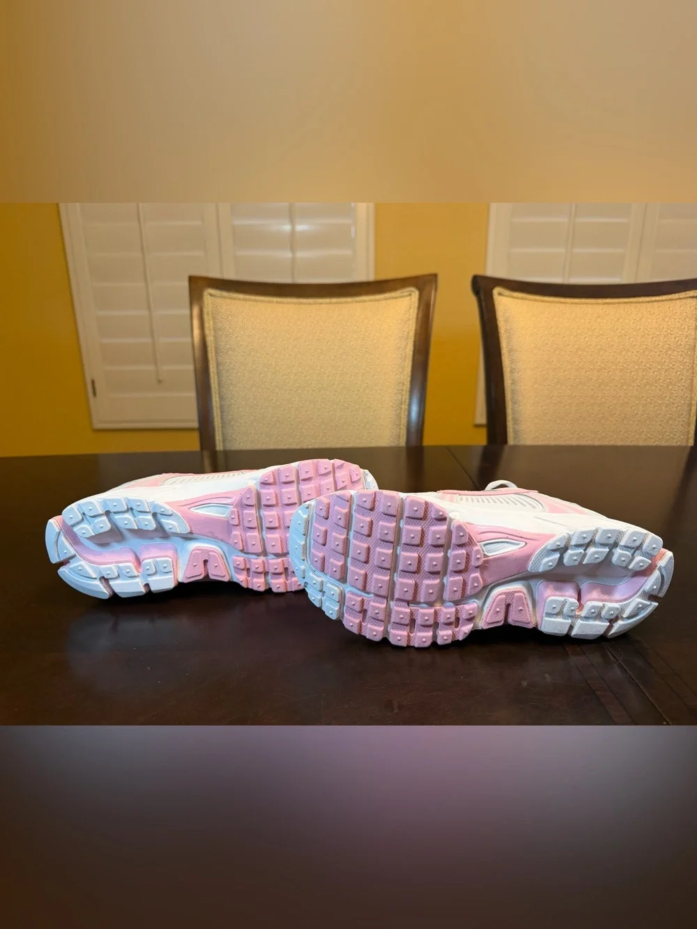 New Nike Vomero 5 Pink Sneakers Shoes Size US 6.5Y